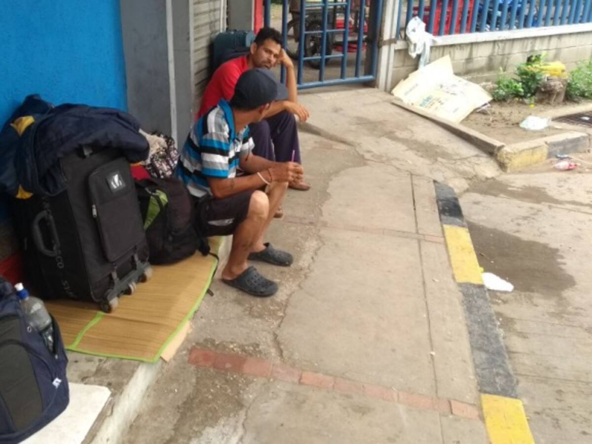 Denuncian a venezolanos de atraco a jóvenes en el Terminal de Transporte