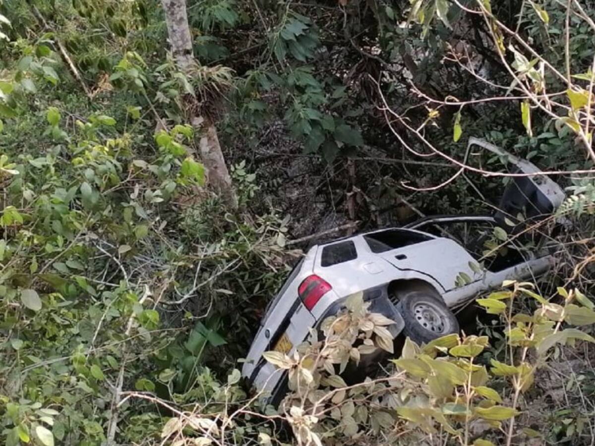 VIDEO: Carro se fue a un abismo en la vía Curos - Málaga