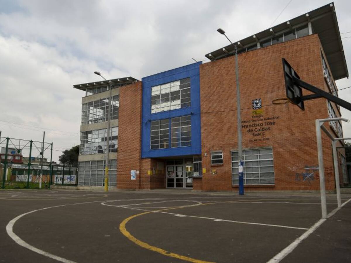 Más de 126.000 cupos en los colegios del distrito para el 2016