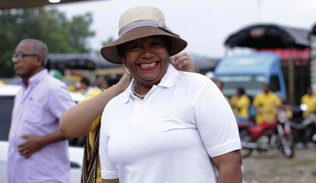 Los funcionarios y contratistas públicos aseguraron que les adeudan tres meses de sueldo