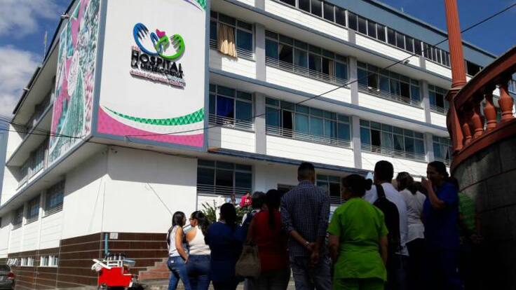 Personal médico del Hospital La Misericordia de Calarcá protestan por falta de pago