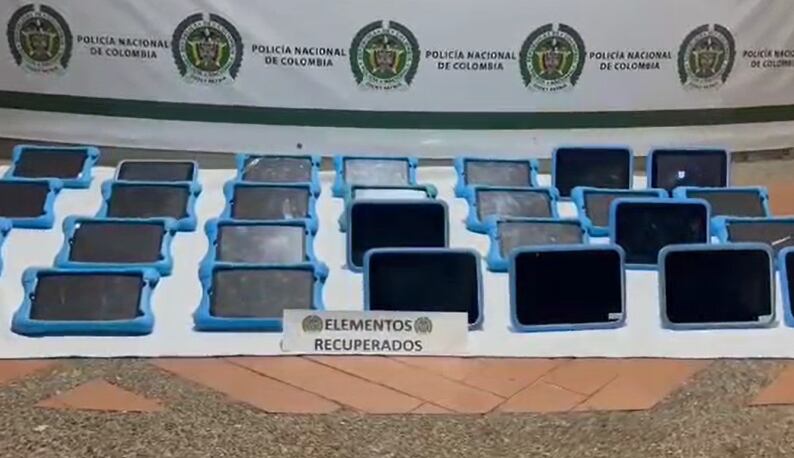 Recuperación de tabletas robadas en un colegio en Quindío. Foto: Cortesía Policía, Quindío