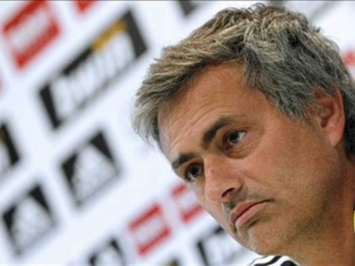 Mourinho: 'Hay equipos que le regalan los partidos a Barcelona'