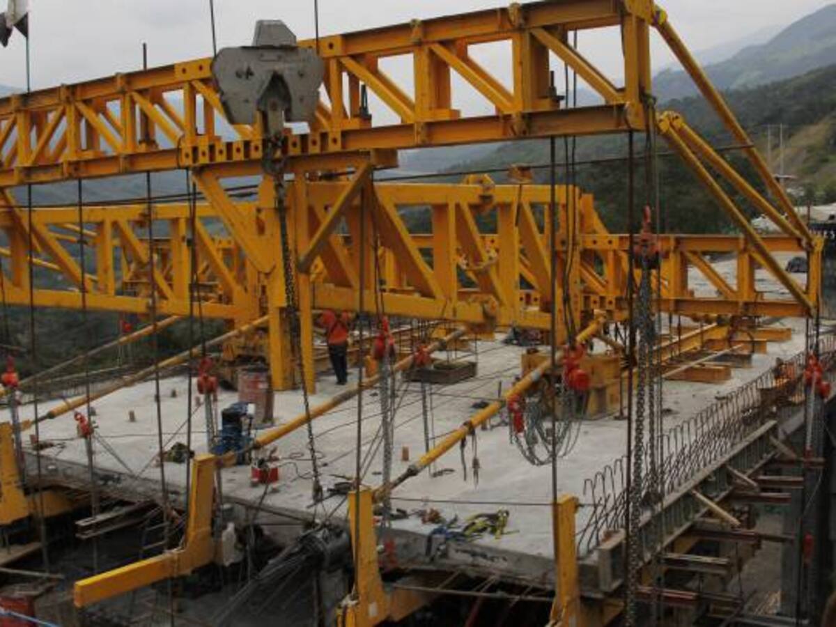Banca colombiana respalda construcción de tres Autopistas de 4G