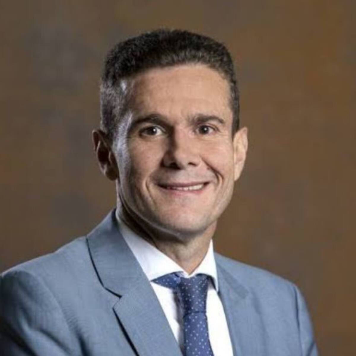 Corte condenó a 7 años de prisión domiciliaria al representante Carlos Cuenca por compra de votos