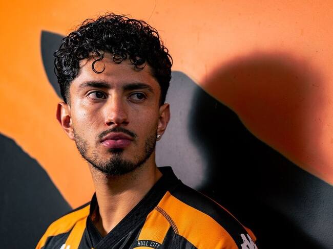 Steven Alzate ficha por Hull City/ @hullcity