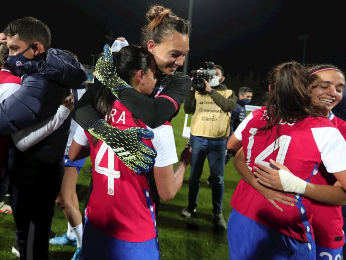 Selección femenina de Chile clasificó por primera vez a unos Olímpicos