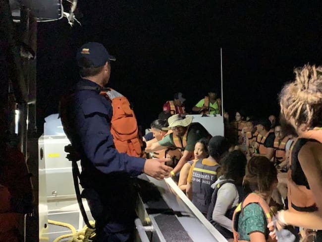 Rescatan a 23 turistas perdidos en Punta Chengue en Santa Marta