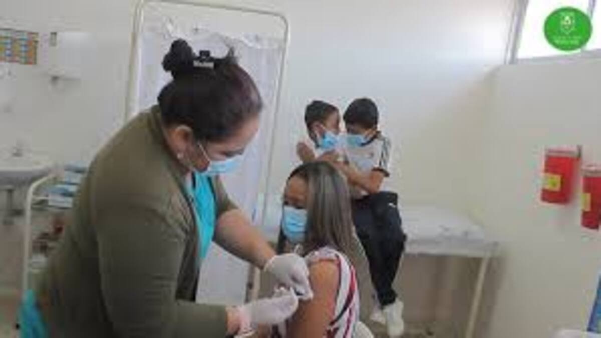 Pitalito fortalece vacunación y educación contra fiebre amarilla y dengue