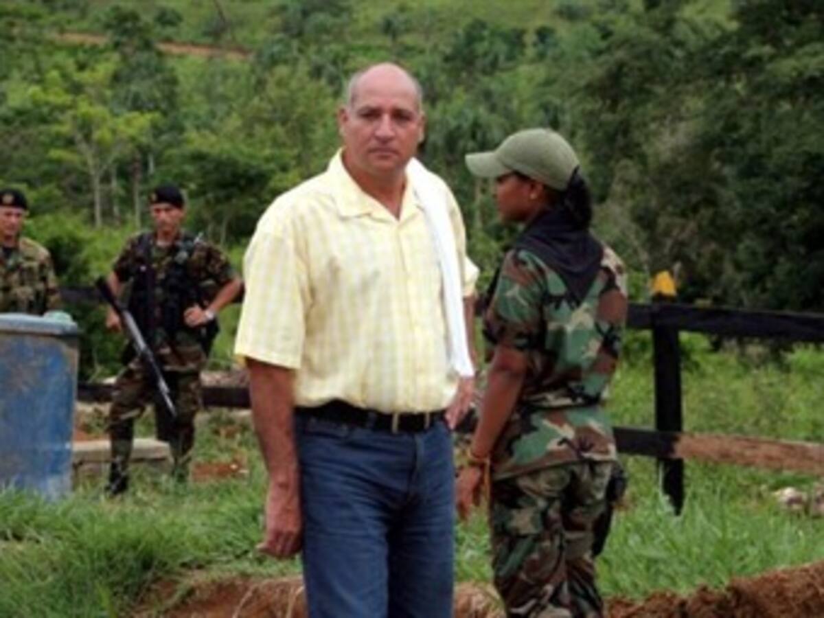 Definen juez que llevará investigación contra Vicente Castaño por desplazamiento