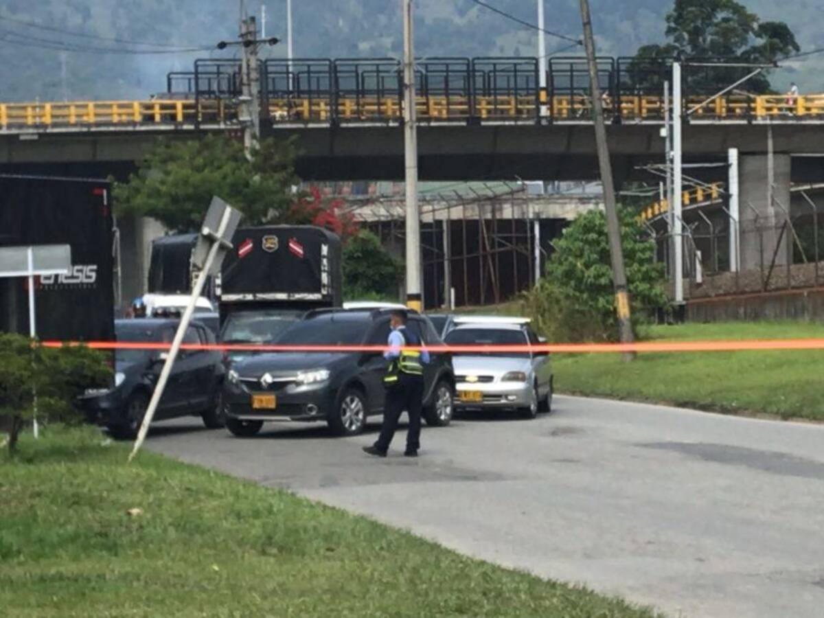 Conductor atropelló dos ciclistas en Sabaneta y se fugó