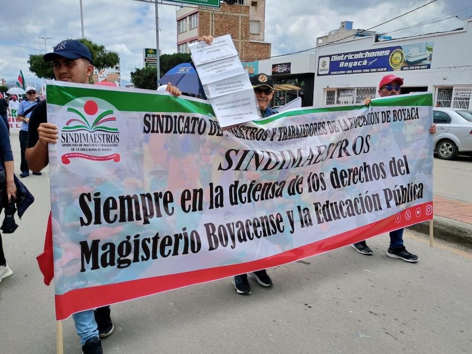 Sindimastros Boyacá protestarán este jueves 9 de mayo frente a la Fiduprevisoria en Bogotá donde exigirán claridad en la implementación del nuevo modelo de salud para los maestros / Foto W Radio.