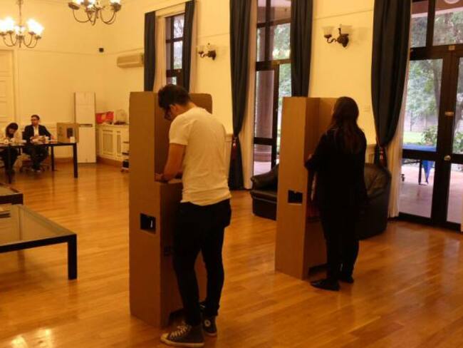 Avanza la votación de los colombianos en el exterior en el plebiscito por la paz