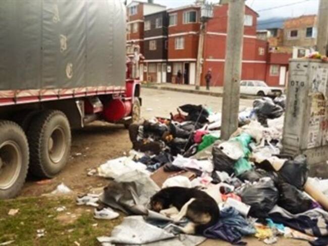 La responsabilidad de lo que pase con las basuras en Bogotá es exclusiva de Petro: Santos