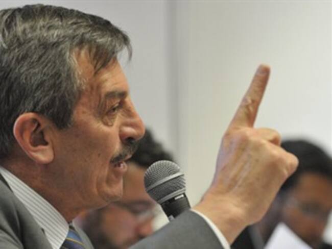 Defensa del coronel Plazas Vega denuncia irregularidades en el proceso