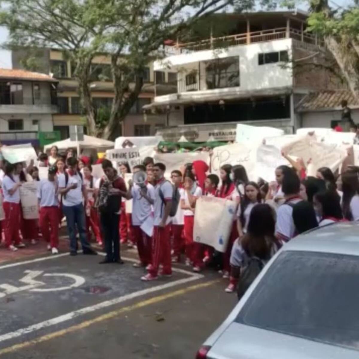 Estudiantes de colegio en Maceo, Antioquia entraron a paro