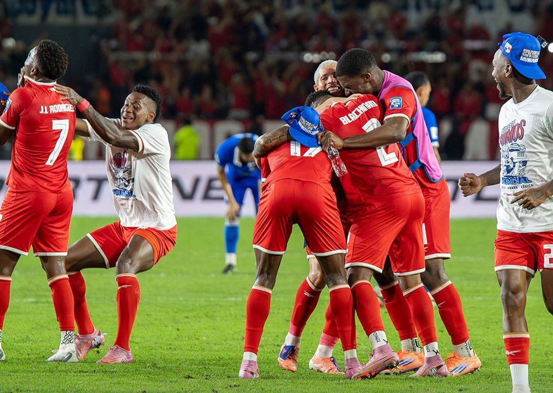Selección de Fútbol de Panamá ante El  Salvador en la última fecha de las eliminatorias de la Concacaf / Federación Panameña de Fútbol