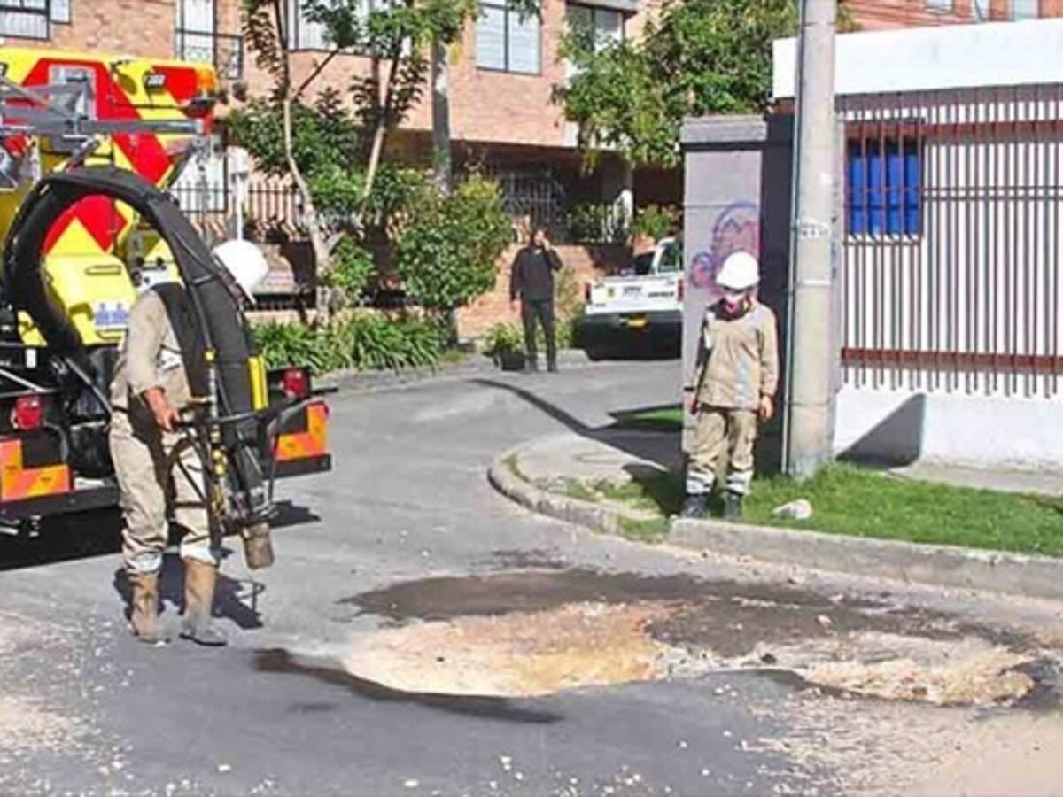 En 100 días el IDU tapó más de 7.000 huecos en Bogotá