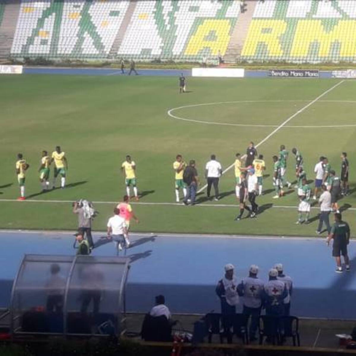 “Hincha” del Deportes Quindío intento agredir al técnico Alberto Suarez
