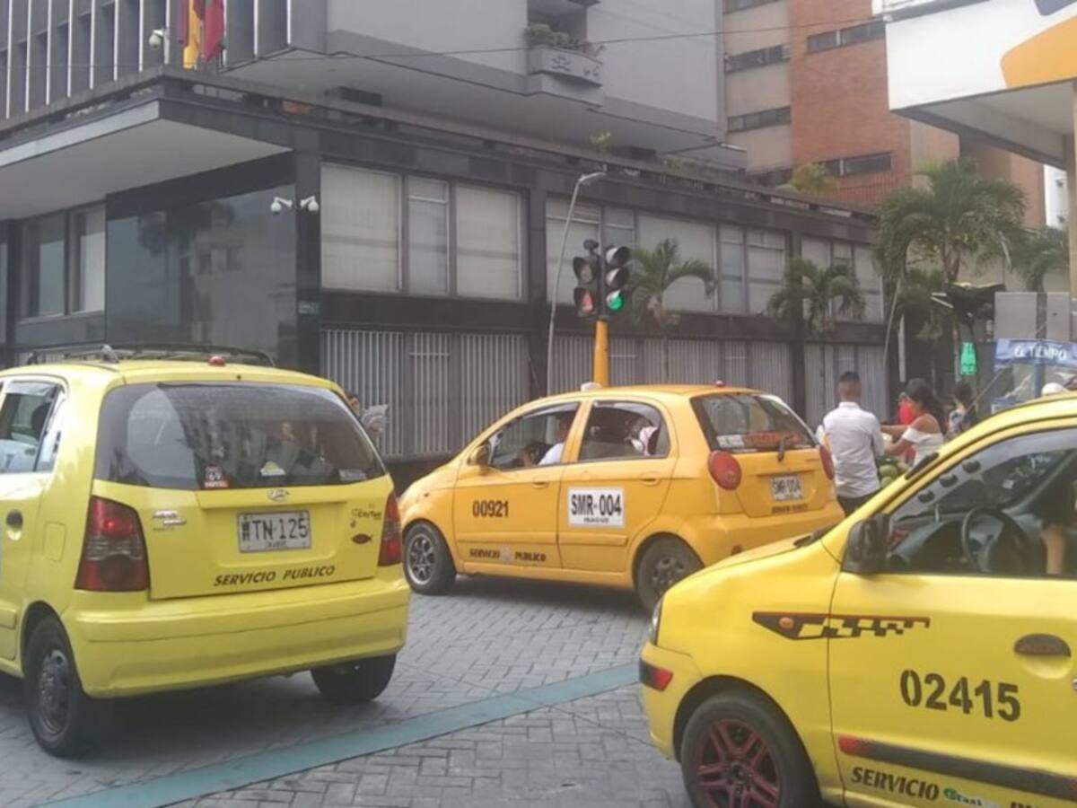 En crisis taxistas de Ibagué por falta de trabajo