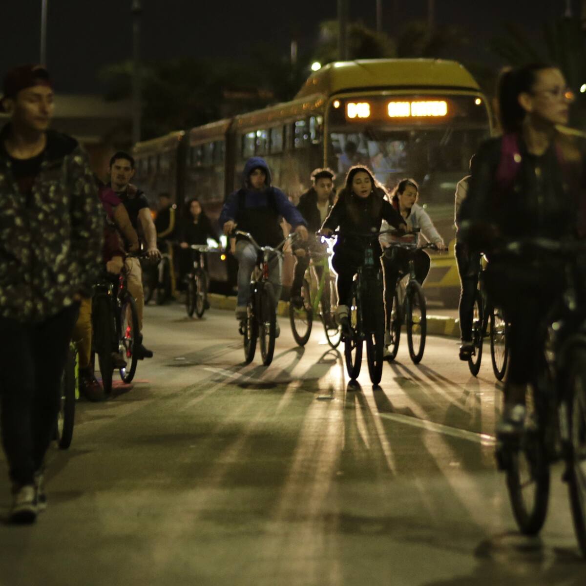 Ciclovía Nocturna en Bogotá: Recorridos y actividades para disfrutar el 14 de diciembre