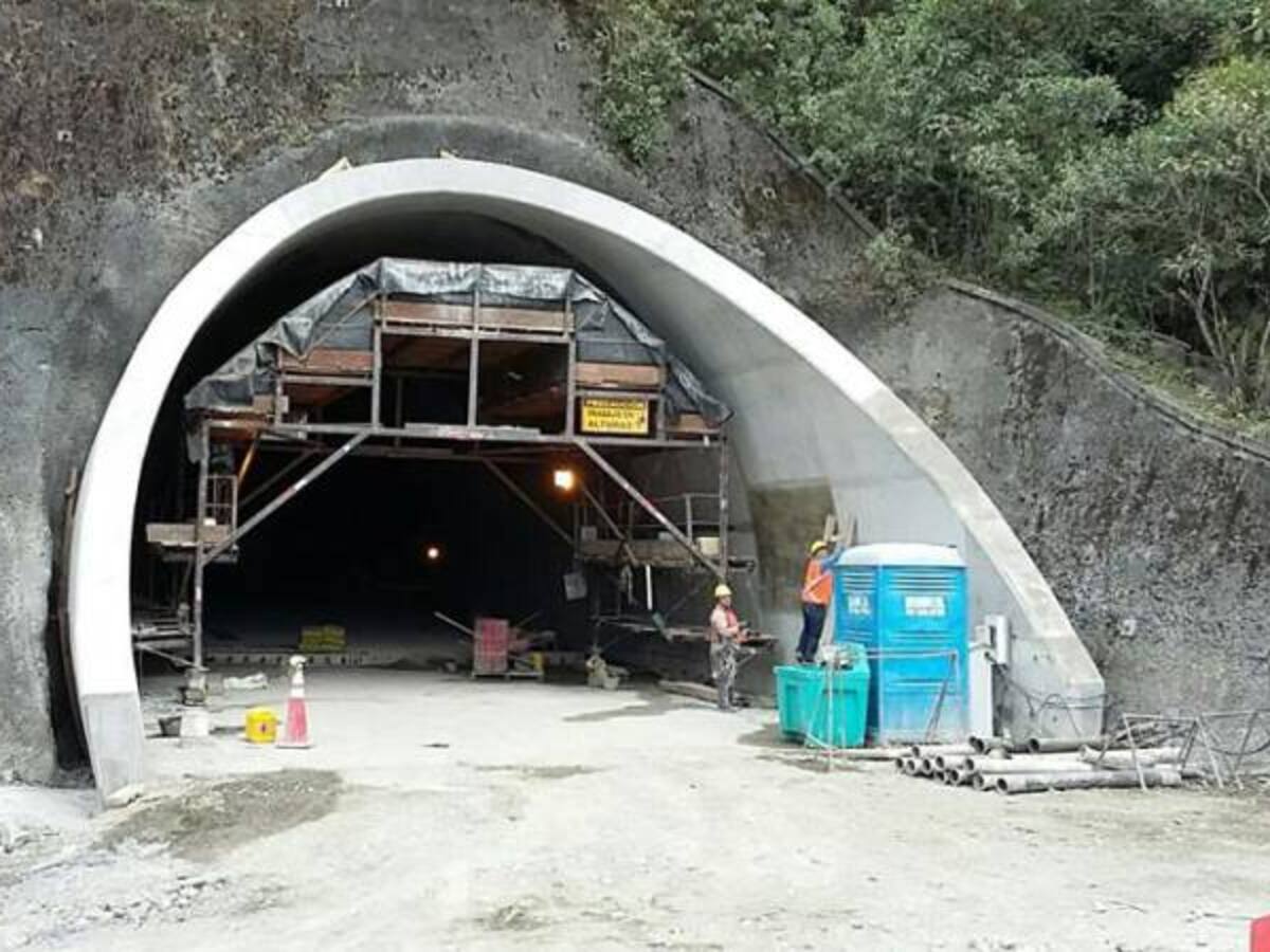 En paro se declaran trabajadores del túnel de La Línea