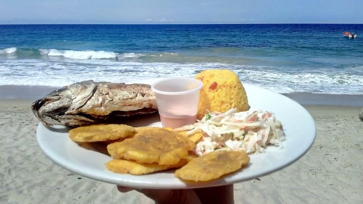 Carmen Padilla revela los desafíos de cocinar y preservar la gastronomía en las playas colombianas