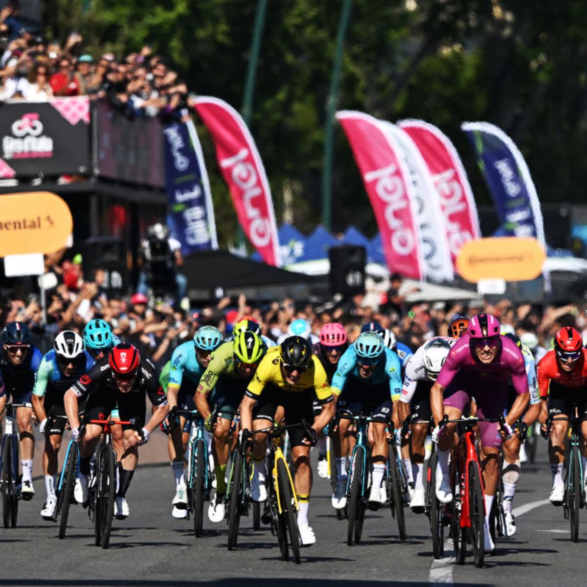 🔴 EN VIVO Giro de Italia HOY Etapa 12: Minuto a minuto de Martínez y más colombianos