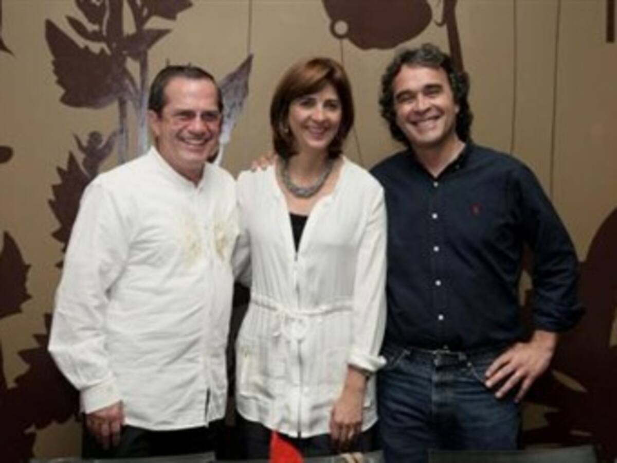 Colombia y Ecuador acuerdan agenda bilateral en Medellín