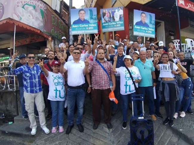 En El Picacho, delincuentes exigen dinero al candidato Juan Carlos Vélez
