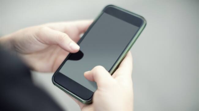 Se decomisaron 16 celulares con los cuales se realizaban extorsiones. Foto: Getty Images