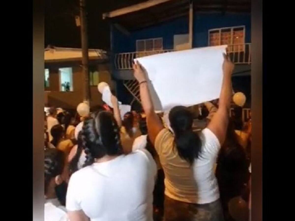 La comunidad exigió justicia en la casa del presunto abusador