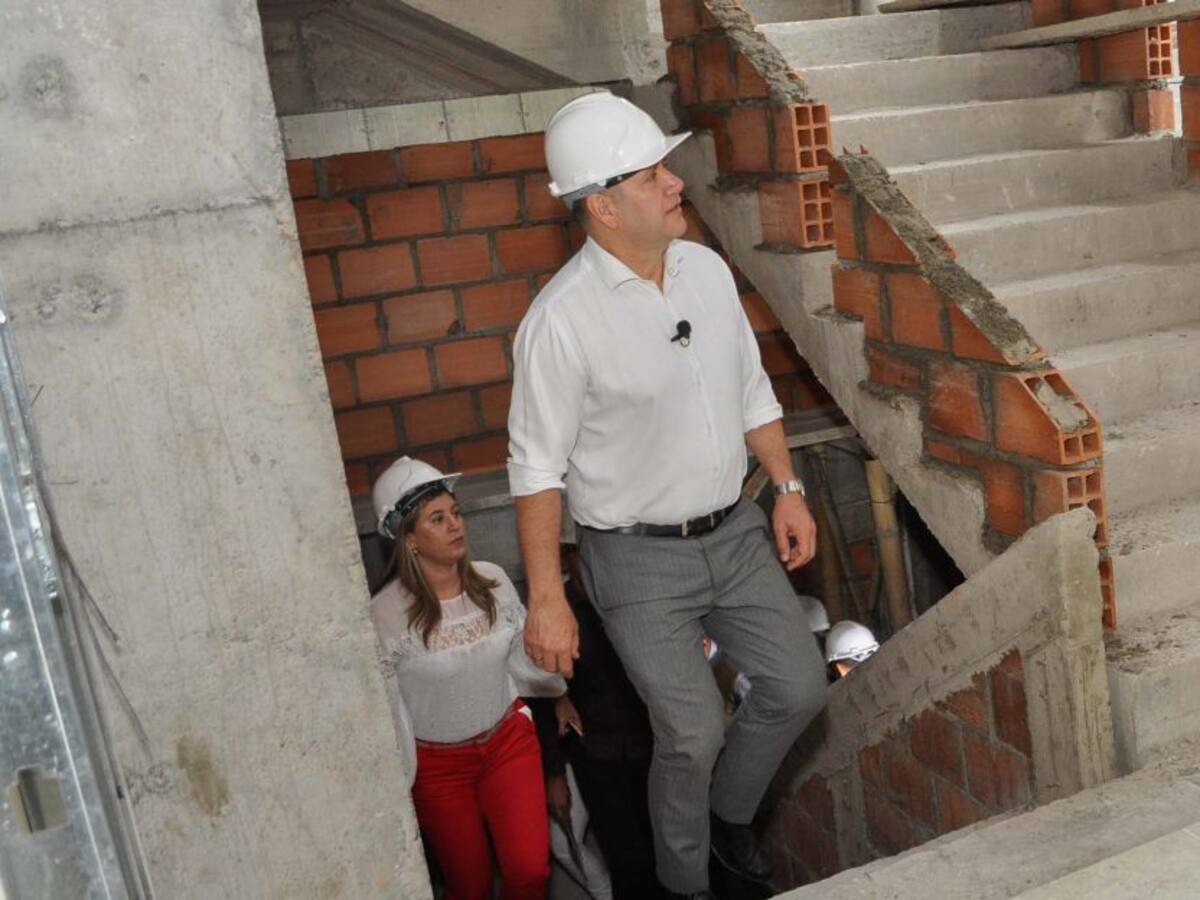 Avanza en un 70% la construcción de la Unidad de Cuidados Coronarios