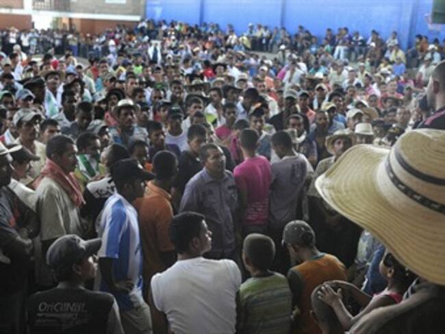 Paramilitares provocan desplazamiento campesino en San José de Apartadó