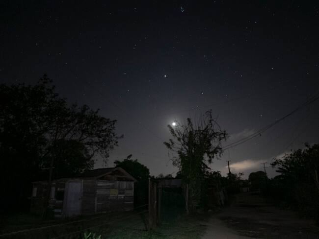 “Es una desgracia vivir en Cuba”: habitante sobre escasez de comida y apagones diarios