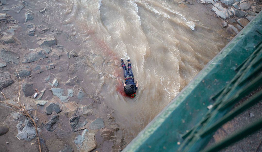 El joven de 16 años sobrevivió la caída y continúa su recuperación.