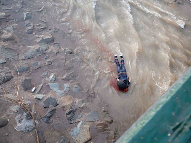 El joven de 16 años sobrevivió la caída y continúa su recuperación.