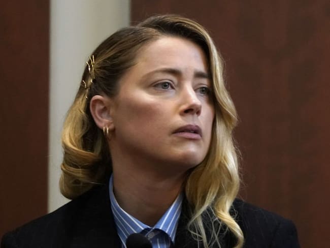 La actriz Amber Heard ante el jurado que comenzó el pasado 11 de abril en Fairfax en Virginia, Estados Unidos