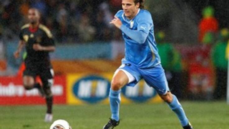 Müller y Forlán marcan quinto gol y empatan con Villa y Sneijder