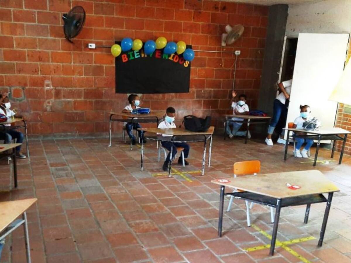 Megacolegio de Colombiatón regresa a clases presenciales