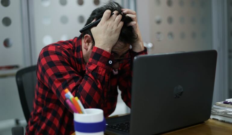 Vivimos en un mundo más triste y estresado: Encuesta Gallup