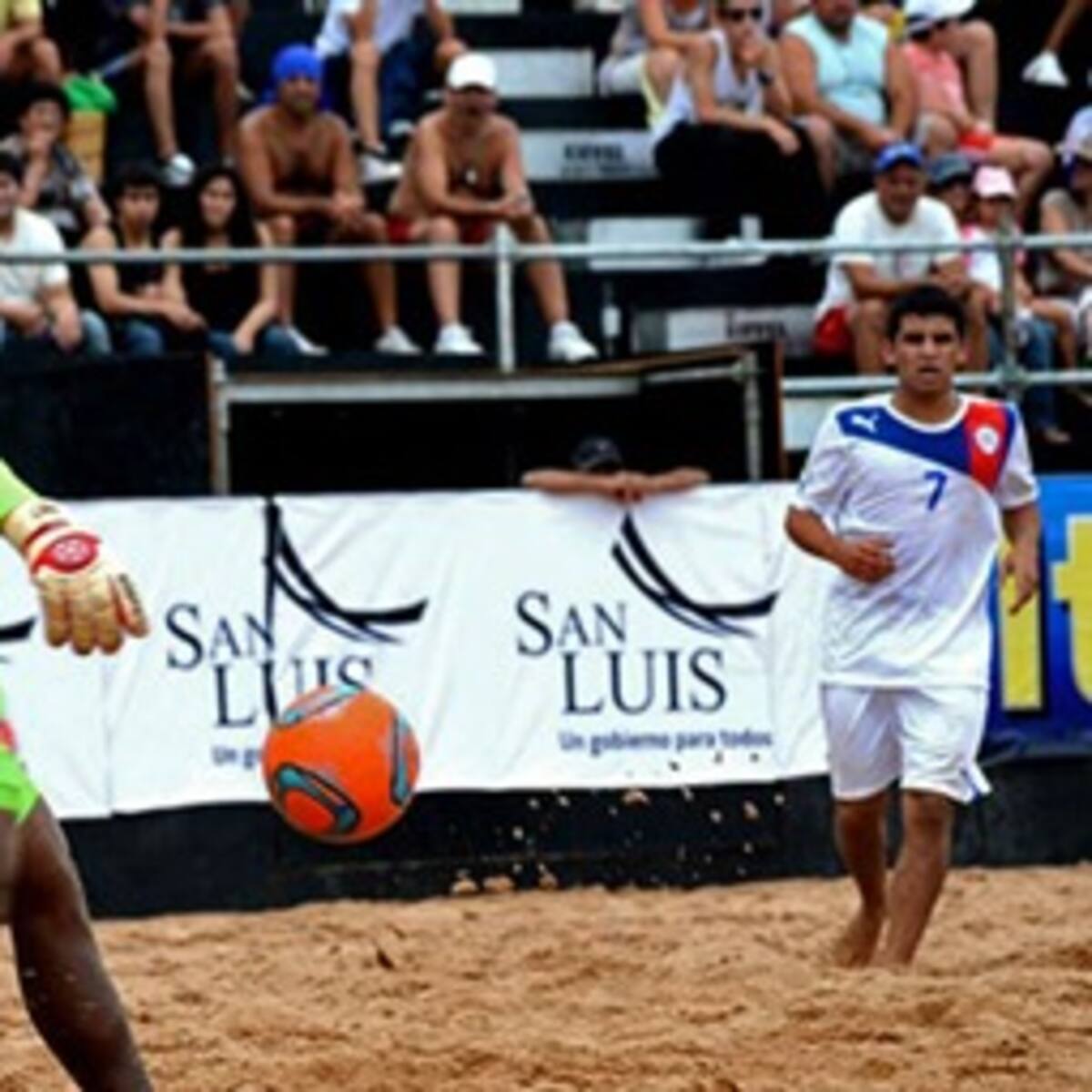 Colombia remontó y logró su primer triunfo en el Sudamericano de Fútbol Playa