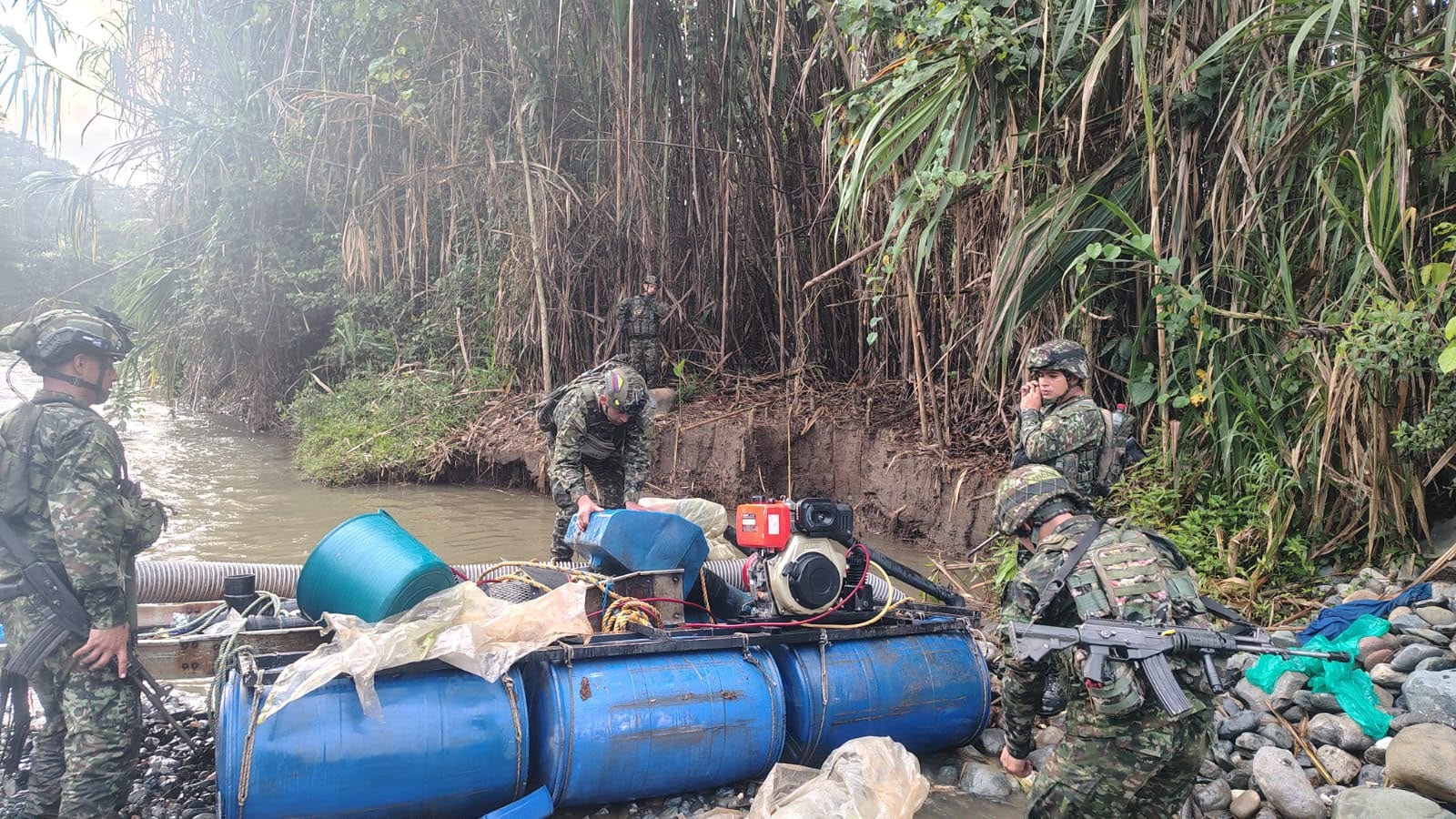 Las tropas de la Brigada 29 afectaron la práctica de minería ilegal en el norte del Cauca. Crédito: Ejército Nacional.