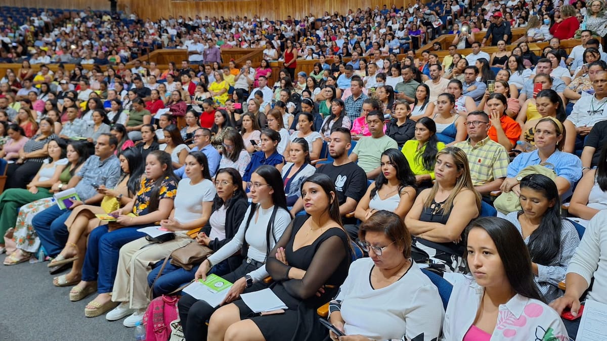 Hoy escogerán el reemplazo de los profesores que renunciaron