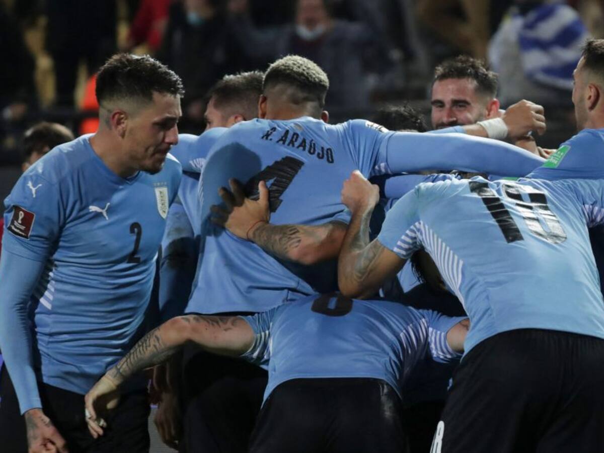 Uruguay vence a Ecuador y le quita el tercer puesto en las Eliminatorias