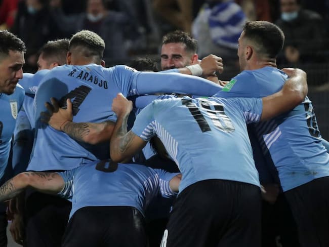 Uruguay vence a Ecuador y le quita el tercer puesto en las Eliminatorias