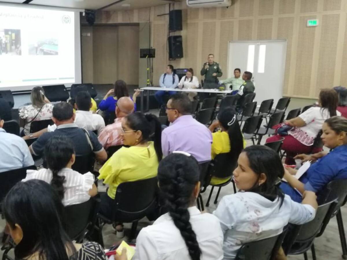 Articulan estrategias para la seguridad en el entorno escolar