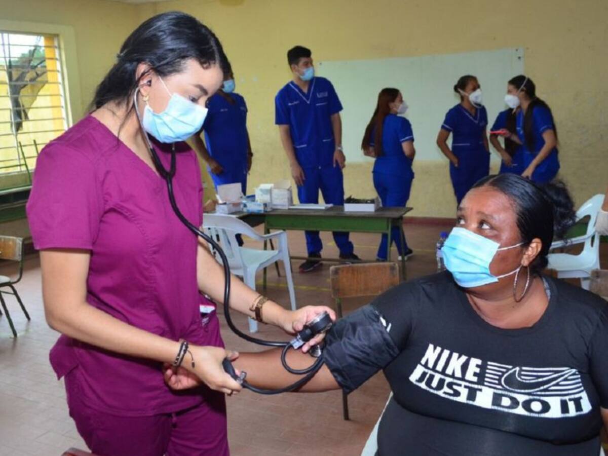 Dadis adelantó prevención del dengue y vacunación COVID-19 en Santa Ana