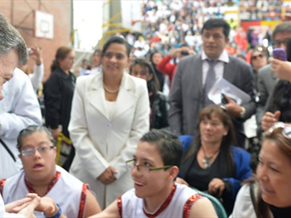 La violencia no es exclusiva del campo y nos afecta a todos: Santos