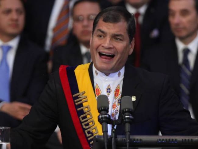 Correa denuncian tensión en Ecuador y dice que militares desconocen su autoridad